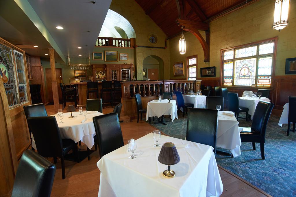 Belfry Inn And Bistro Sandwich Exterior photo