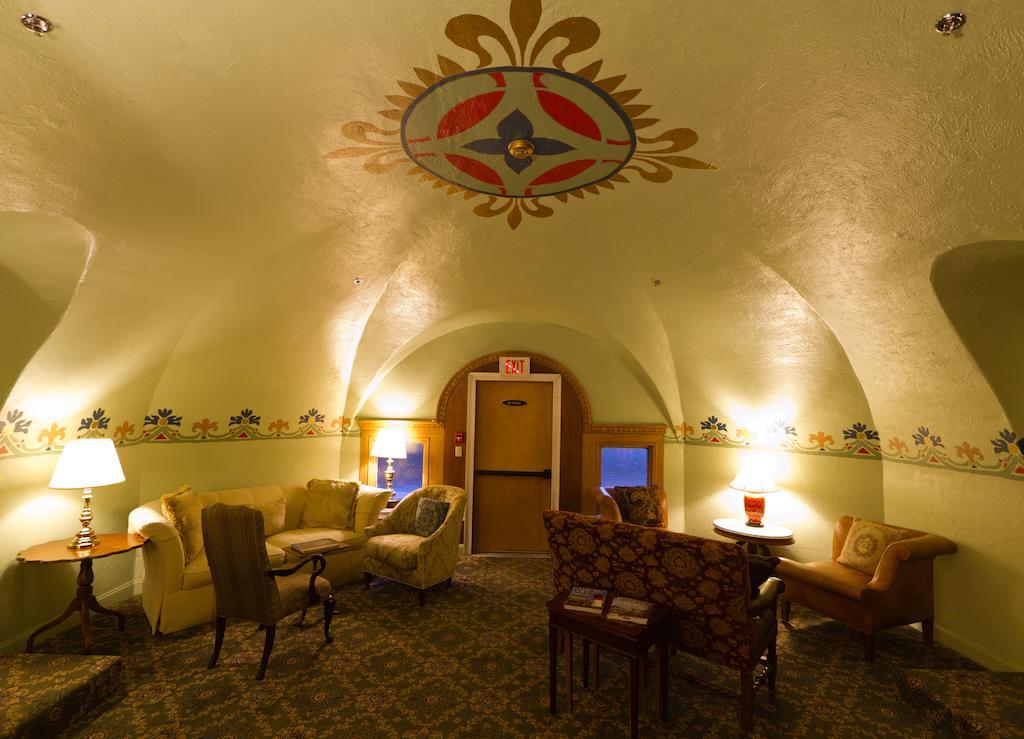 Belfry Inn And Bistro Sandwich Exterior photo